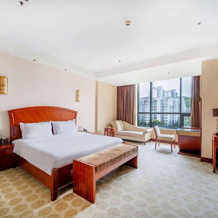 Ramada Plaza By Wyndham Chongqing West Hotell Exteriör bild