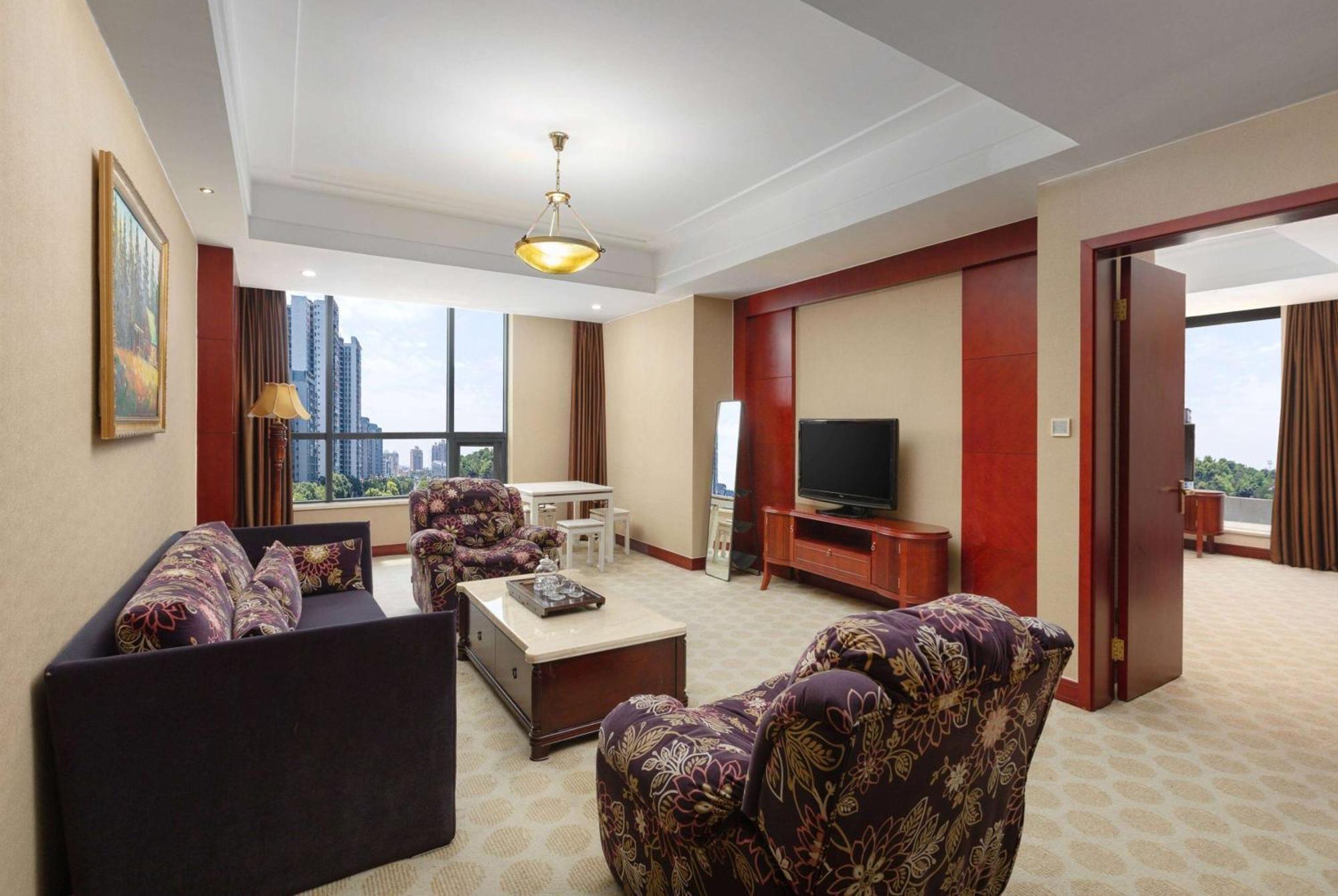 Ramada Plaza By Wyndham Chongqing West Hotell Exteriör bild