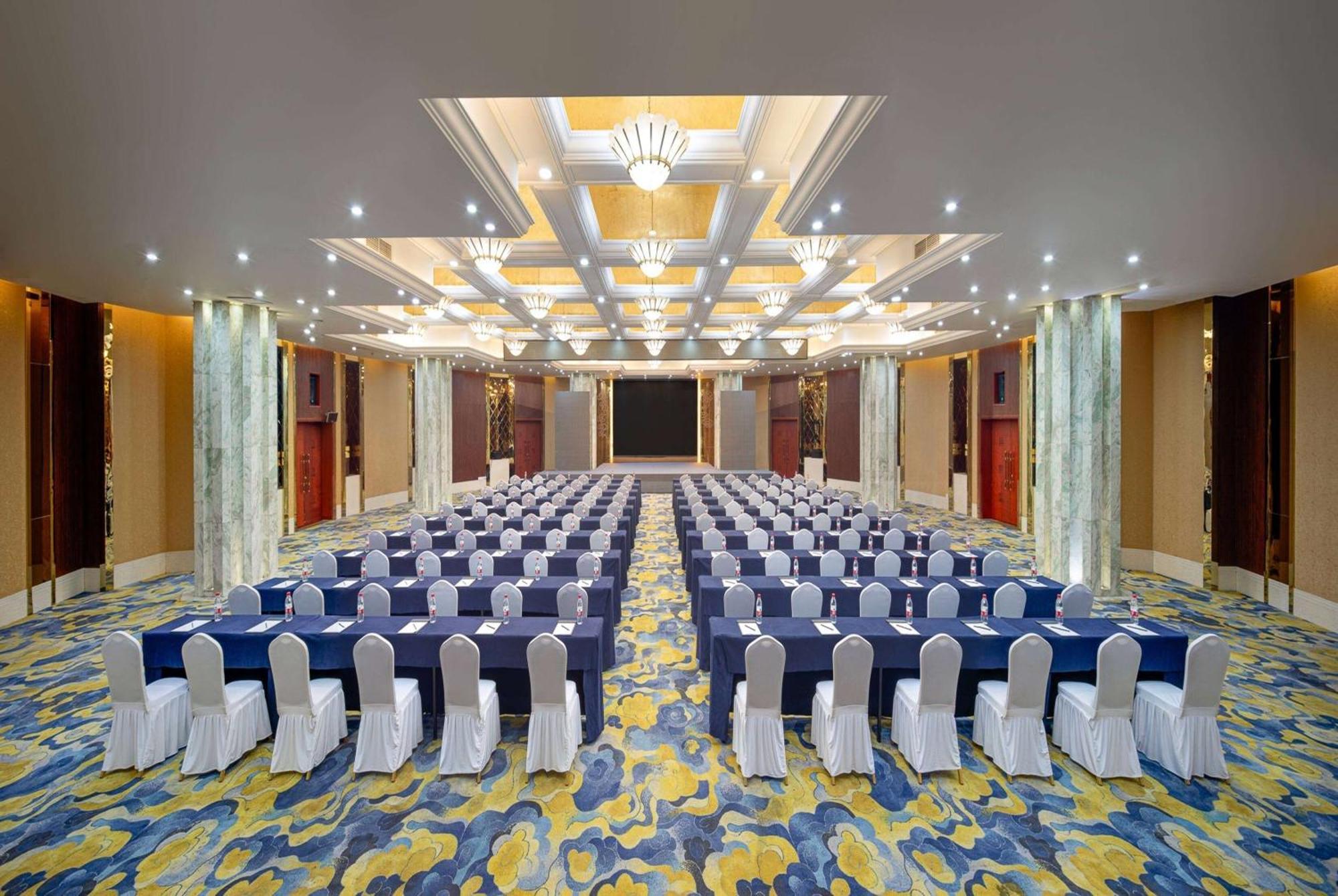 Ramada Plaza By Wyndham Chongqing West Hotell Exteriör bild