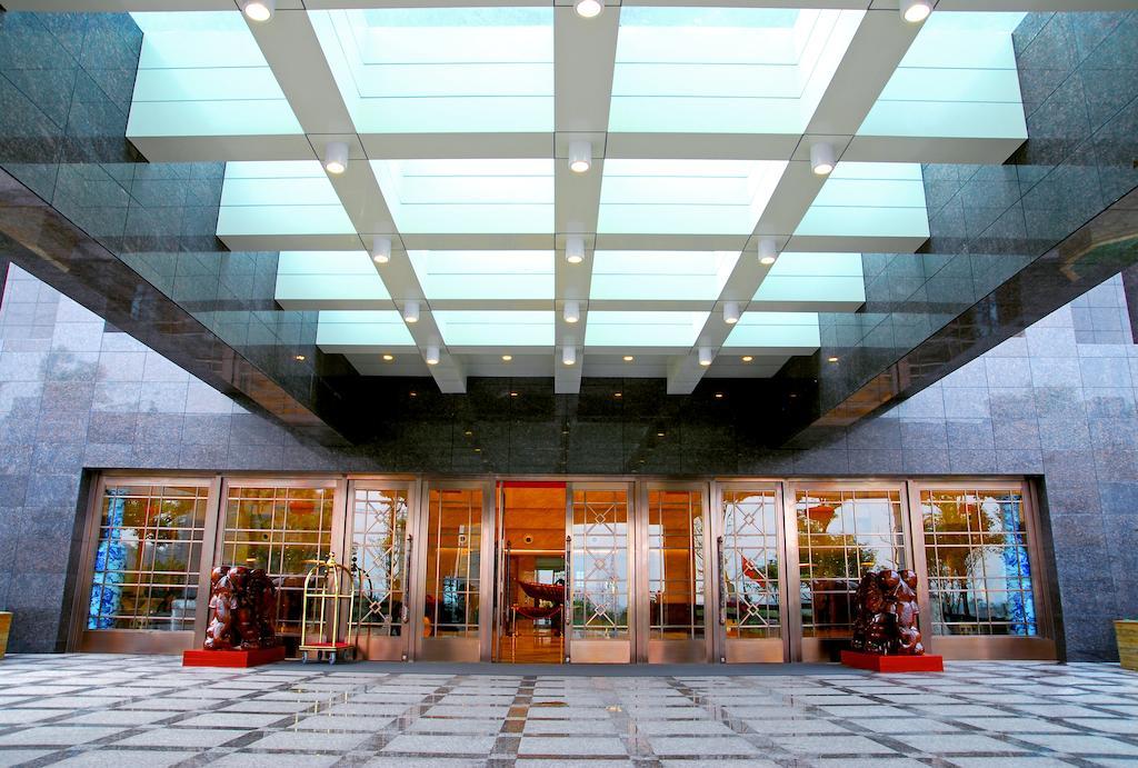 Ramada Plaza By Wyndham Chongqing West Hotell Exteriör bild